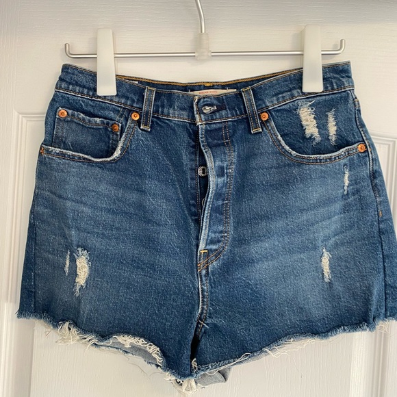 Levi’s Ribcage Shorts - Dark Wash - Picture 1 of 2